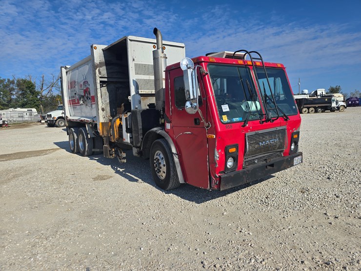 2007-mack-le613-image-41