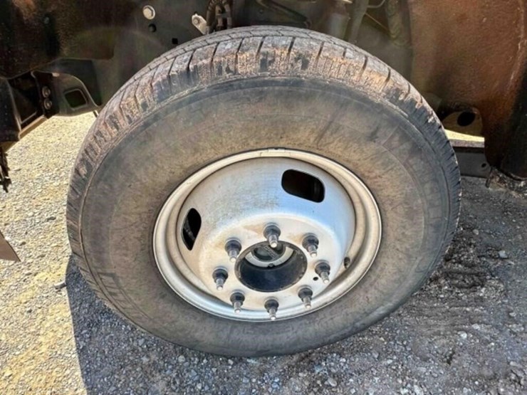 2024-ford-f350dually-1-ton-image-11