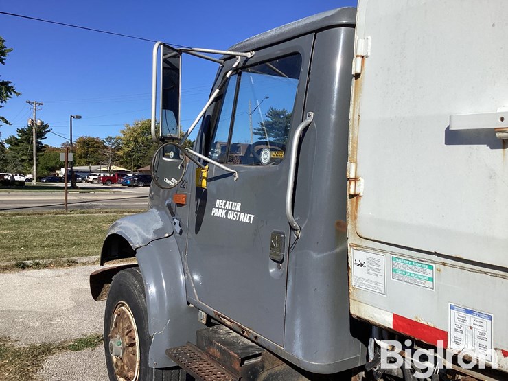 international-4900-image-13