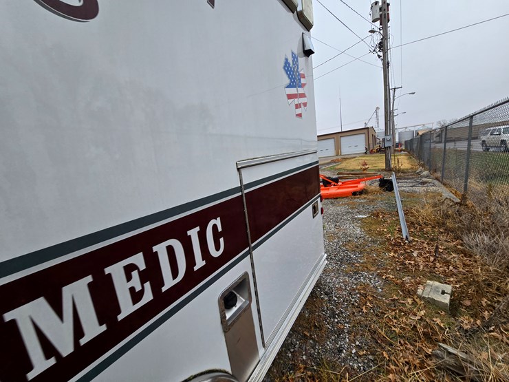 2010-ford-e450-image-8