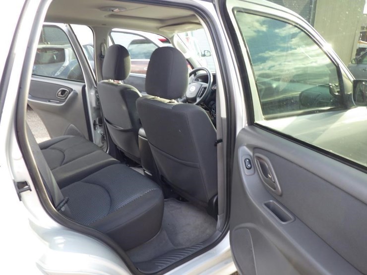 2005-mazda-tribute-image-8