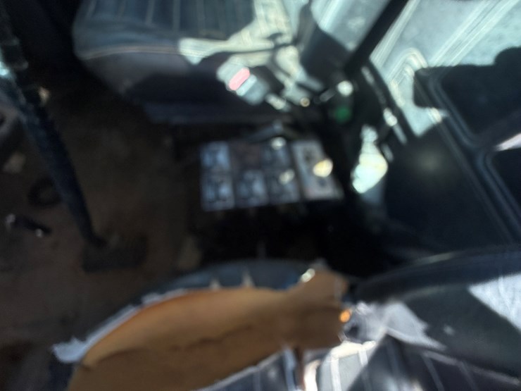 mack-r686st-image-105