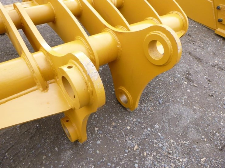 caterpillar-320-image-4