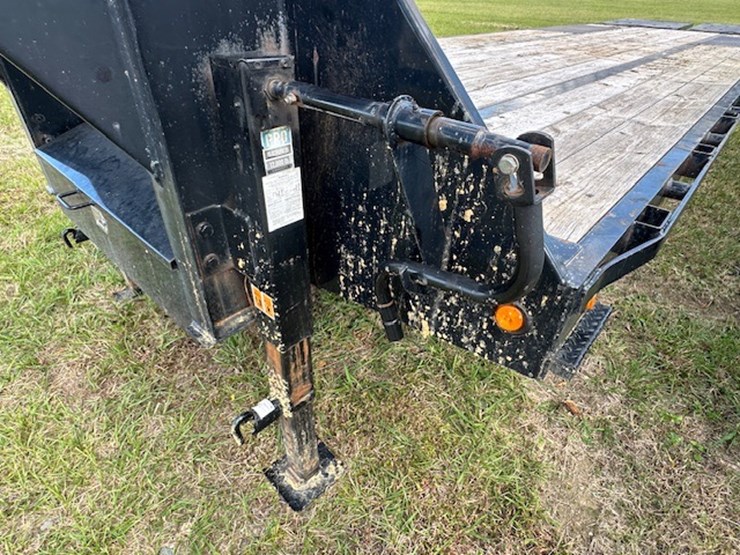 2023-big-tex-25'-gooseneck-image-11