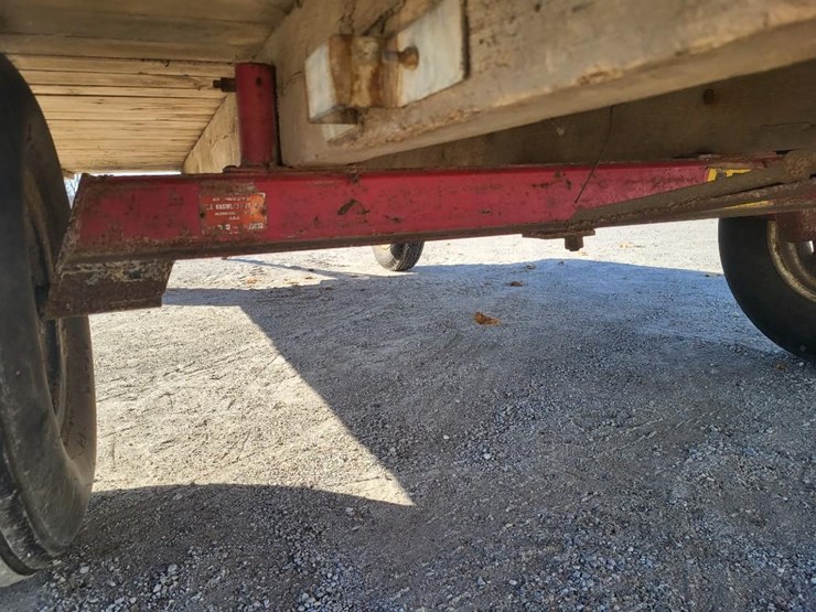 hay-wagon-w/running-gear-image-19