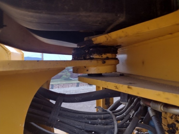 john-deere-444h-image-23