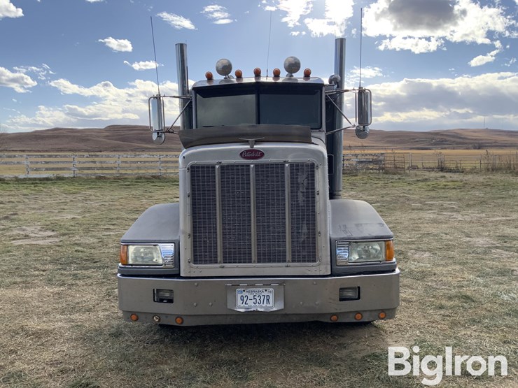 peterbilt-377-image-2