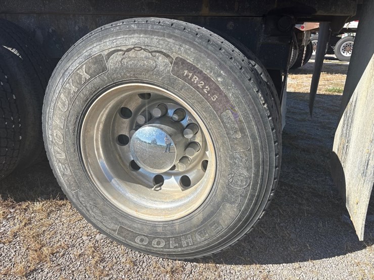 freightliner-fld120-image-22