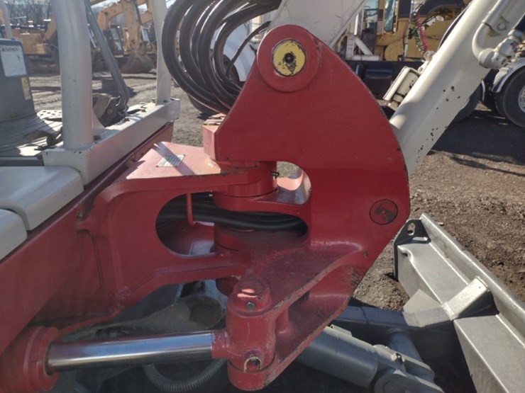 takeuchi-tb250-image-22