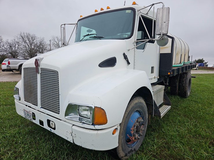 kenworth-t300-image-1