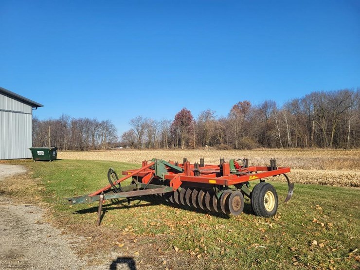 brillion-9-shank-soil-saver-image-1