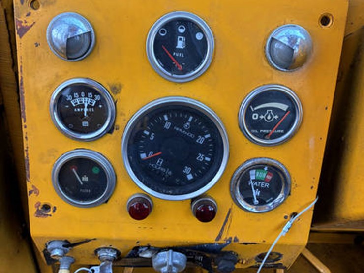 case-ih-3400-image-29