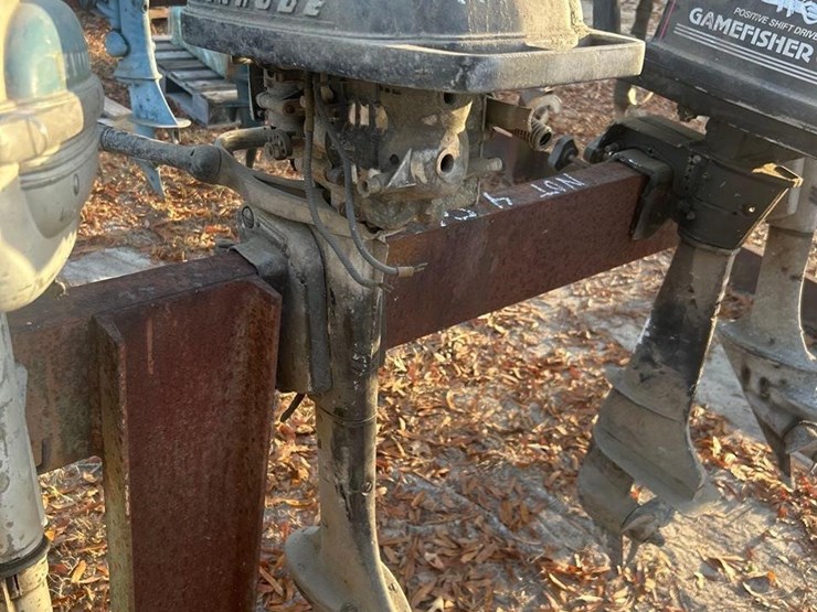 vintage-evinrude-motor-image-3