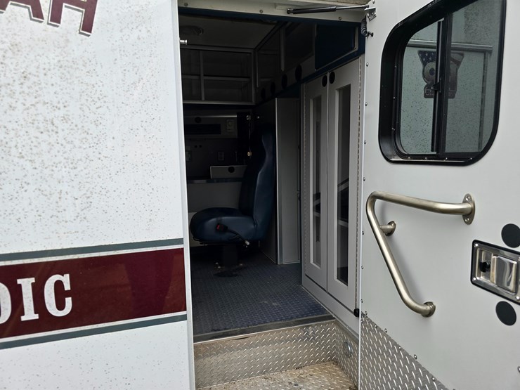 2010-ford-e450-image-42