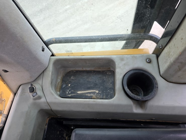 caterpillar-953d-image-114