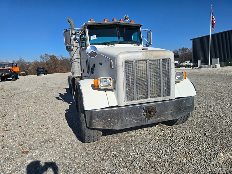 peterbilt-357-image-53