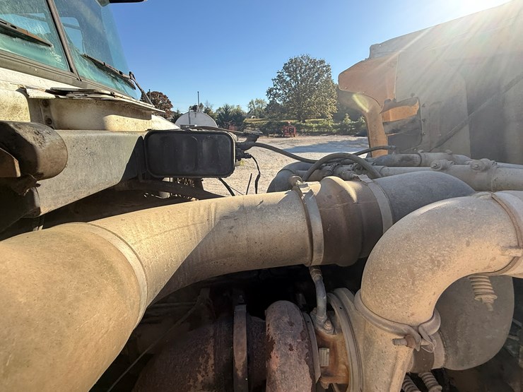 mack-r686st-image-20