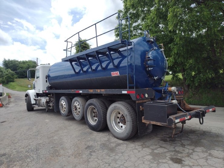 freightliner-122sd-image-44