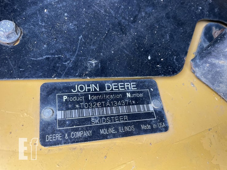 2006-deere-ct322-image-11