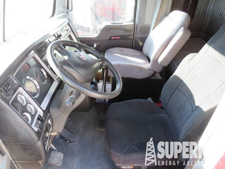 2012-kenworth-t800-image-10