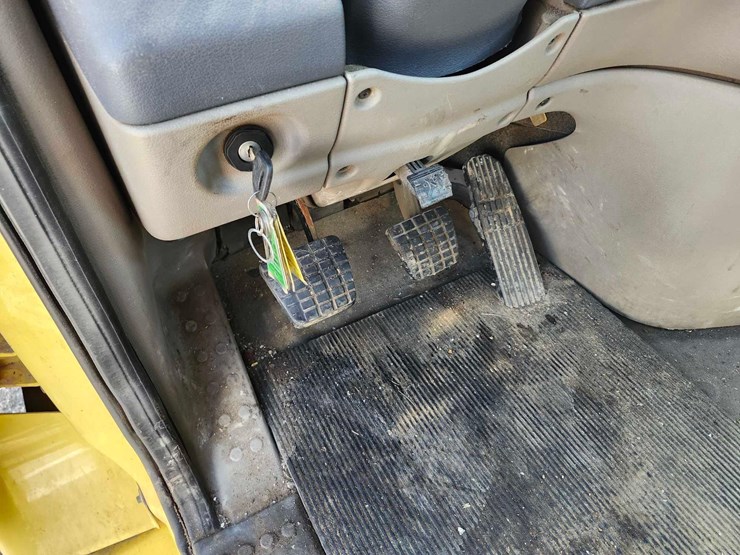 2016-freightliner-semi,-tag-#646-image-18