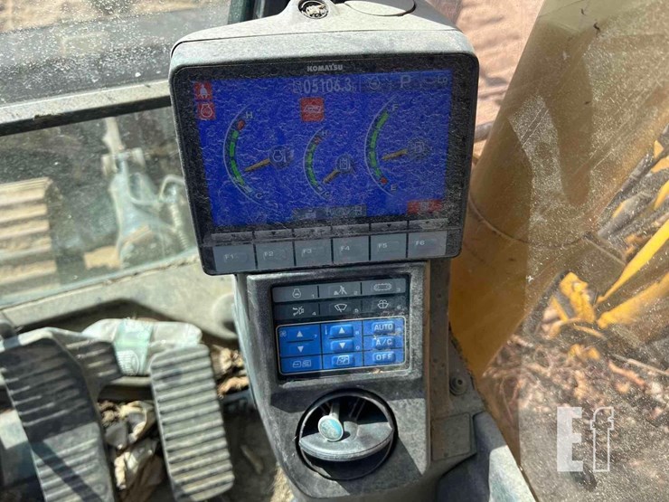 2014-komatsu-pc138us-10-image-44