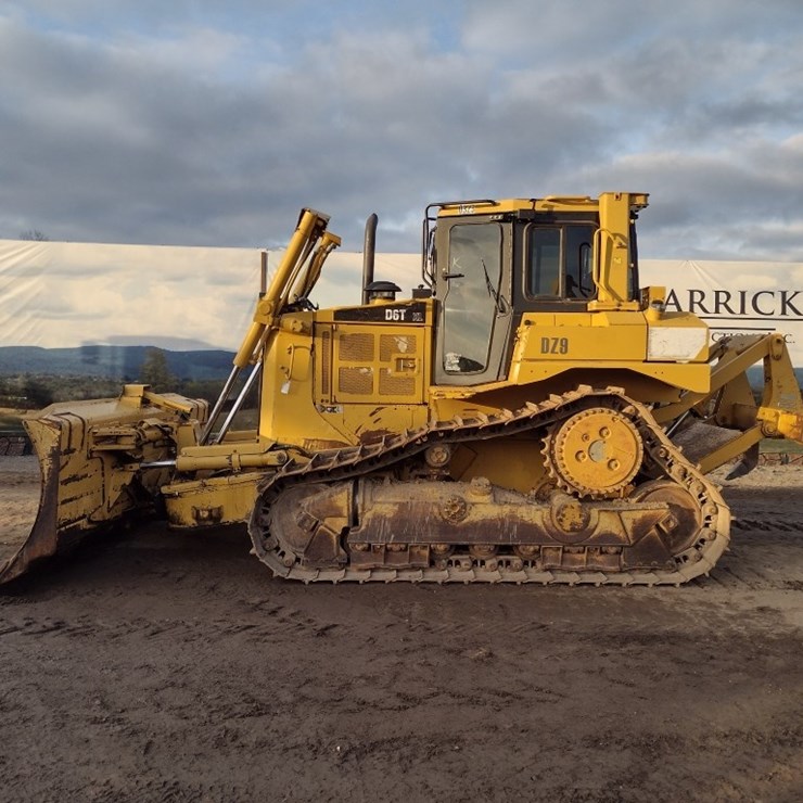 CATERPILLAR D6T XL