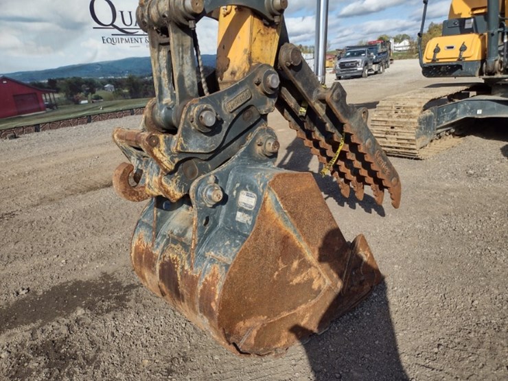 hyundai-hx140-lc-image-16