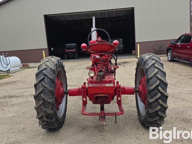 1951-farmall-m-2wd-tractor-image-6