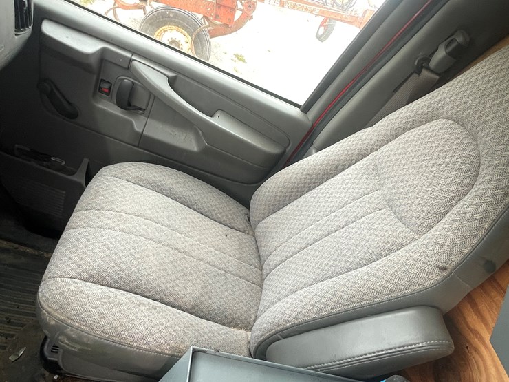 #1404-•-2006-chevy-cargo-van-(wi-title-in-delay)-image-72