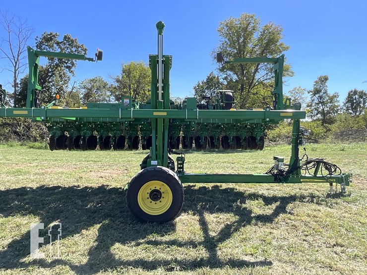 2021-john-deere-1745-image-8