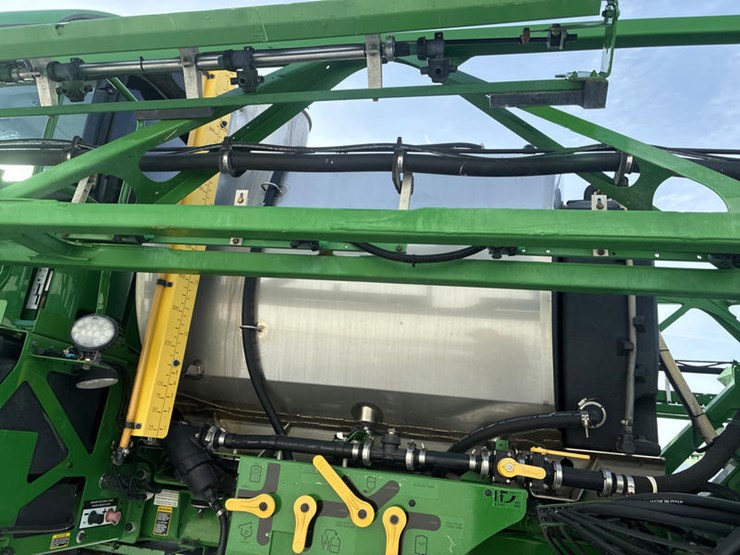 john-deere-r4038-image-42