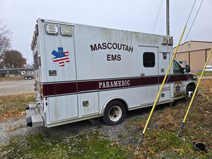 2010-ford-e450-image-15