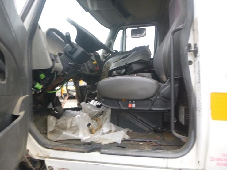 international-7600-image-9