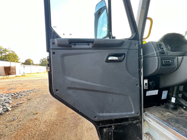 peterbilt-520-image-73