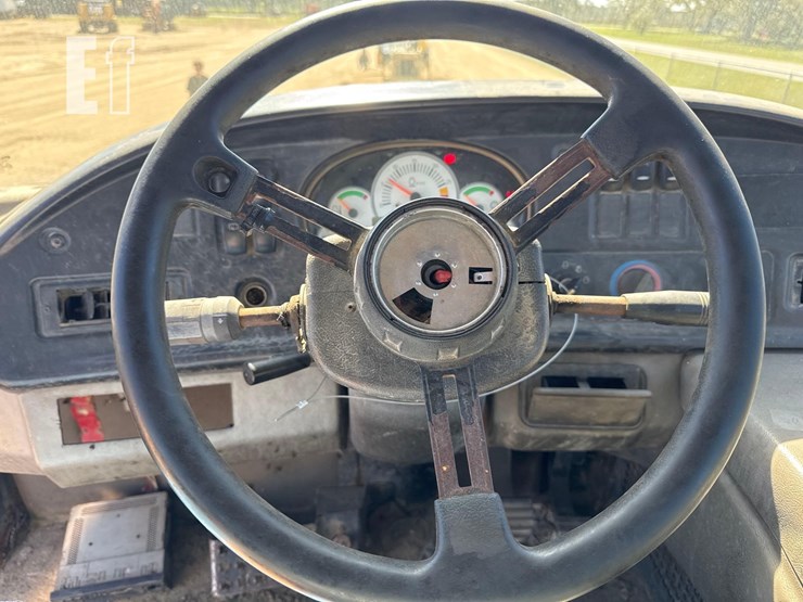 2007-caterpillar-725-image-19