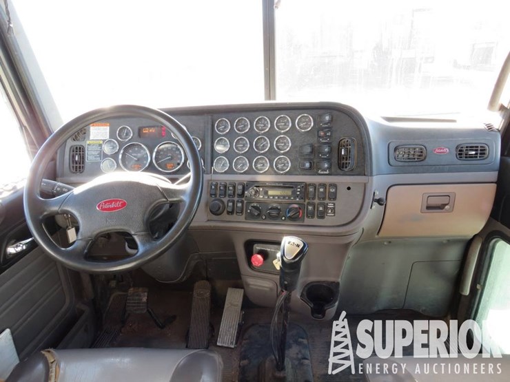 2014-peterbilt-388-image-12