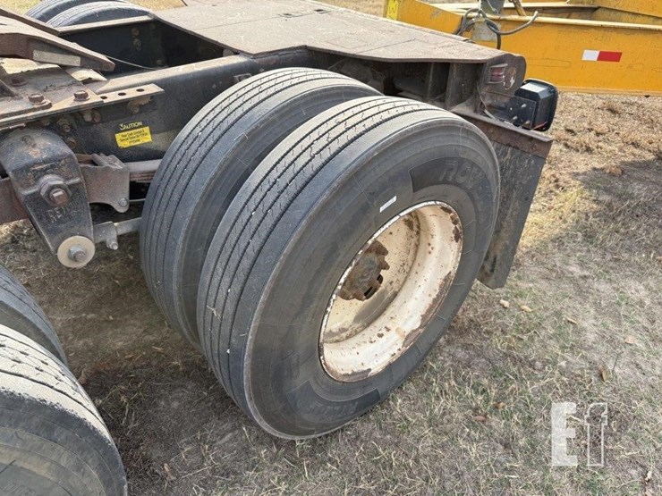 international-9300-image-10