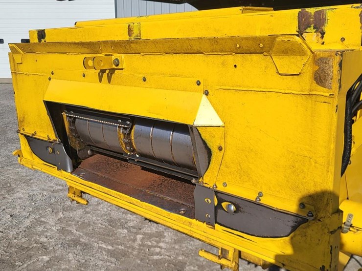 new-holland-cr9040-image-12