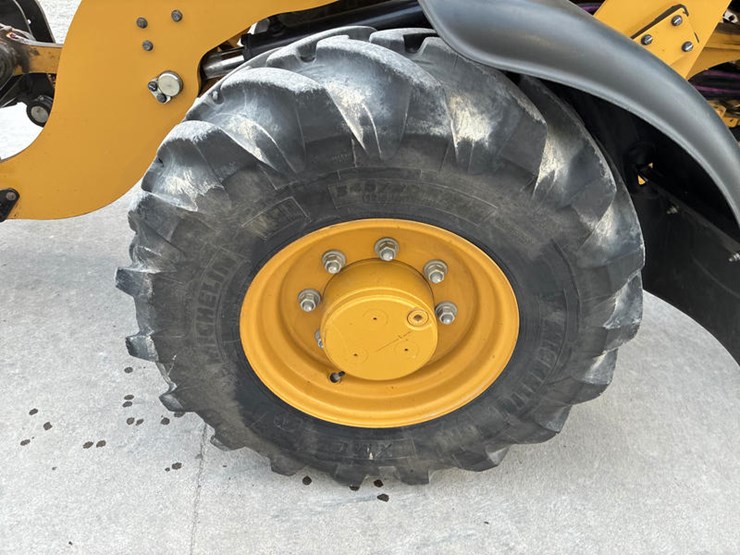 caterpillar-906m-image-38