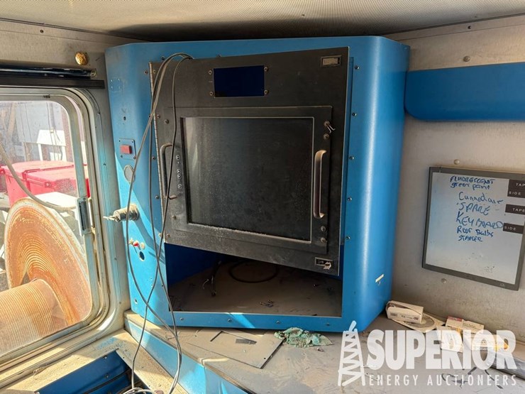 peterbilt-335-image-16