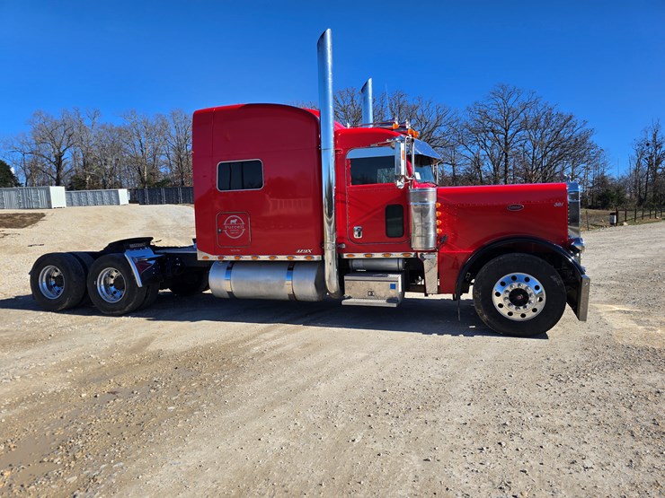 2005-peterbilt-379-image-42