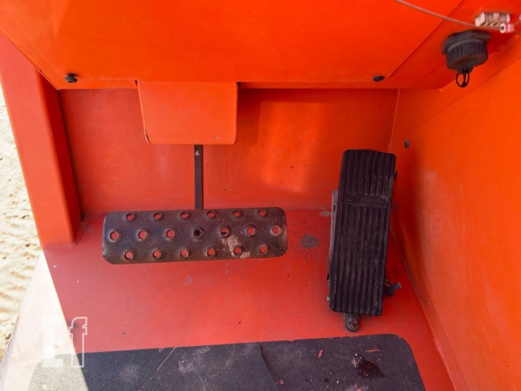 2019-jlg-6042-image-34