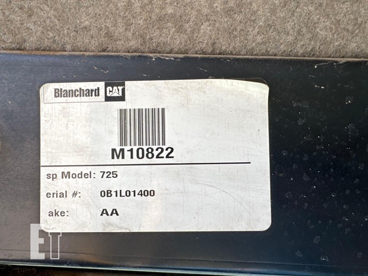 2007-caterpillar-725-image-25