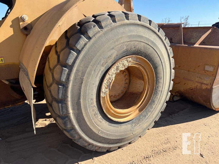 2014-caterpillar-966k-image-12