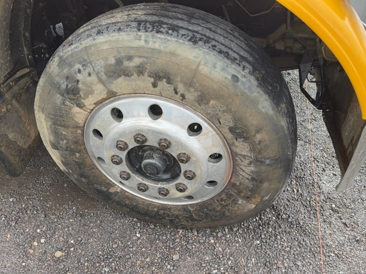 1997-peterbilt-379-image-4