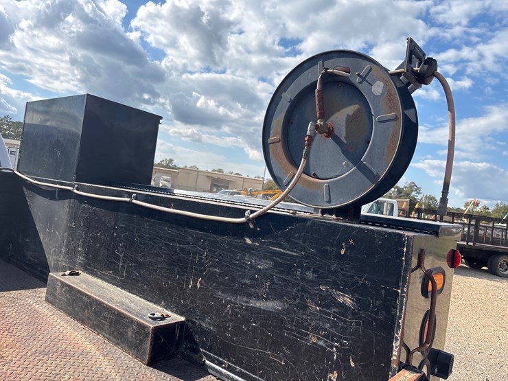 2011-ford-f550-image-5