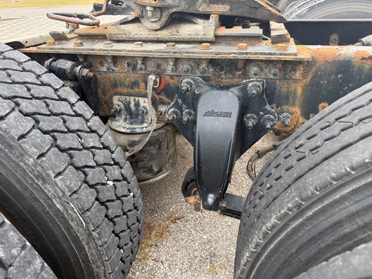 #29767-•-2018-freightliner-cascadia-tandem-axle-truck-tract-image-11