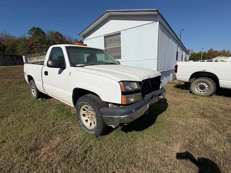 2003-chevrolet-silverado-1500-image-2