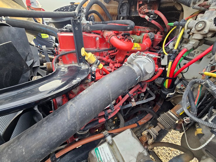 2019-freightliner-m2-106-image-16